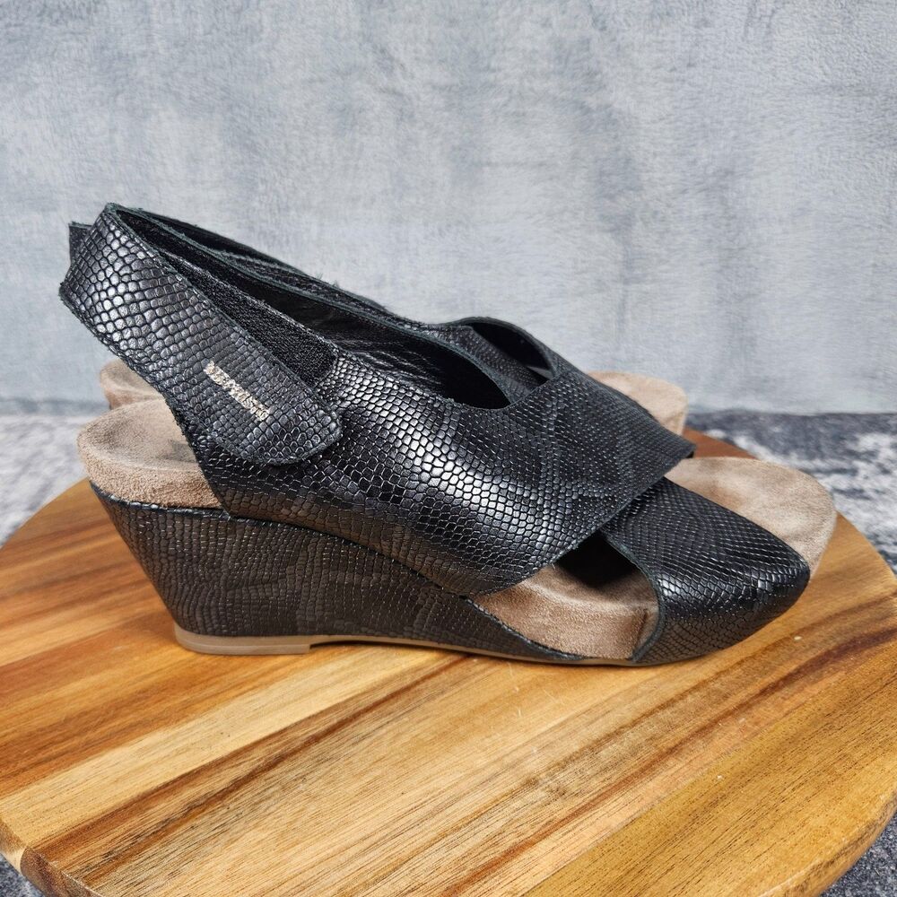 Mephisto Crisscross Wedge Sandals EU 39 /US 9 Black Leather Snakeskin Slingback